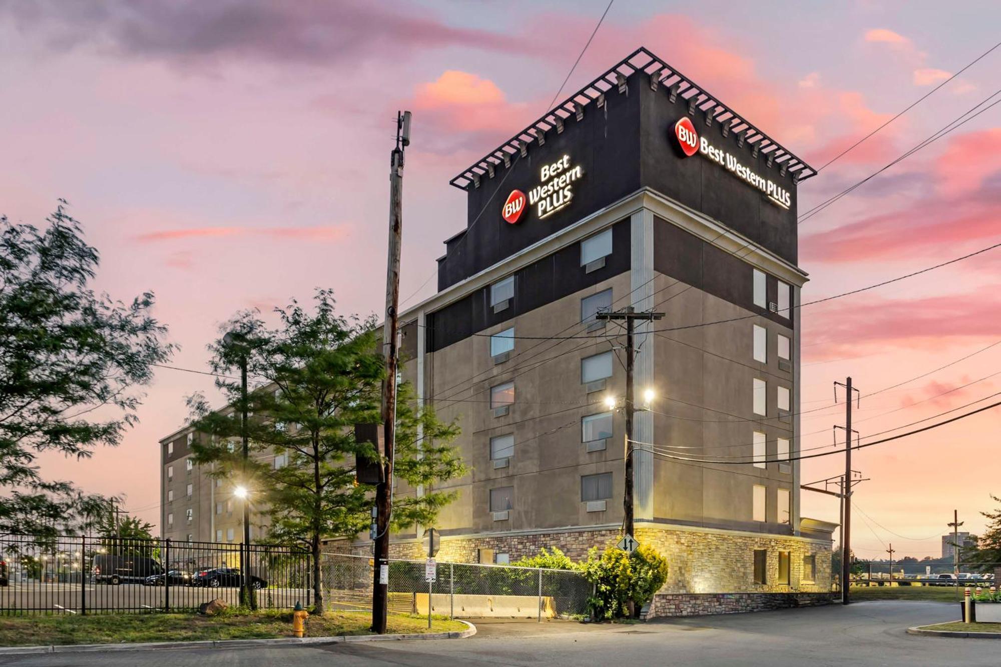 Best Western Plus Newark Airport West Exterior foto